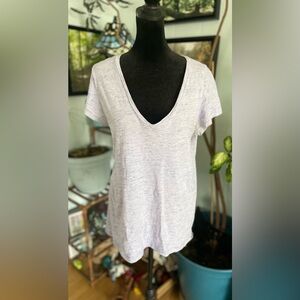GAP Favorite Purple V-Neck T-Shirt Size Medium